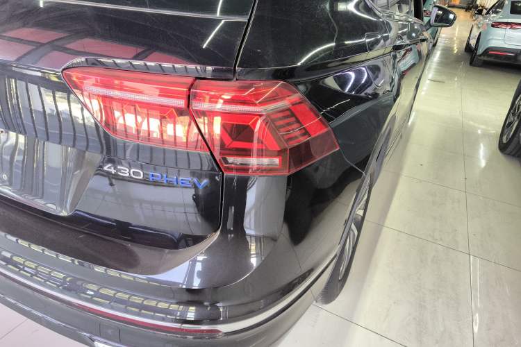 Used Volkswagen Tiguan L New Energy 2023 430 PHEV Plug-in Hybrid Prestige Edition Right Rear Taillight
