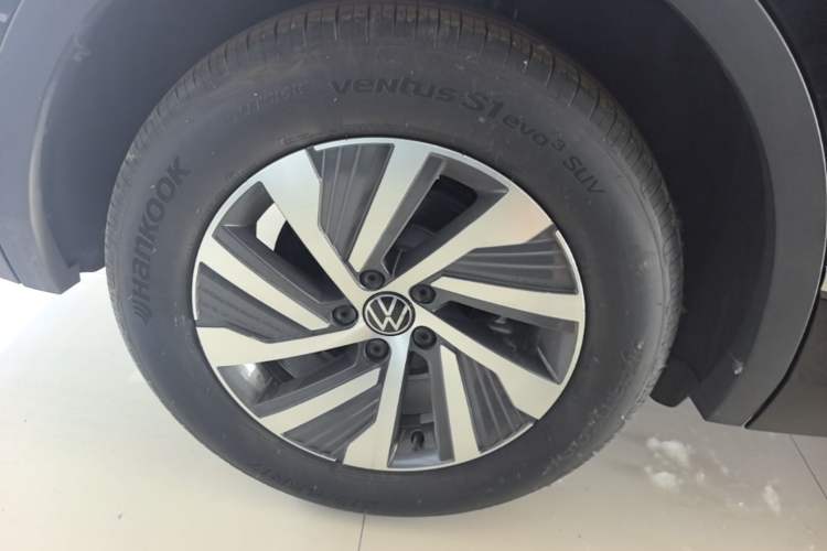 Used Volkswagen Tiguan L New Energy 2023 430 PHEV Plug-in Hybrid Prestige Edition Right Rear Wheel Hub