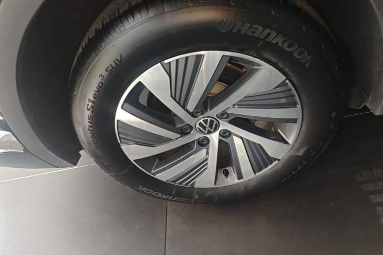 Used Volkswagen Tiguan L New Energy 2023 430 PHEV Plug-in Hybrid Prestige Edition Right Rear Wheel Hub