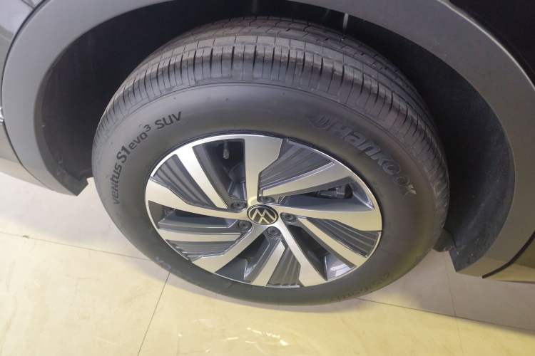 Used Volkswagen Tiguan L New Energy 2023 430 PHEV Plug-in Hybrid Prestige Edition Right Rear Wheel Hub