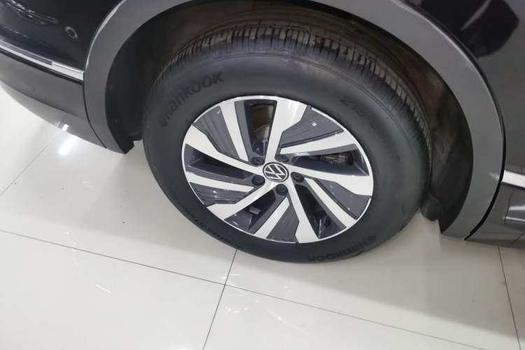 Used Volkswagen Tiguan L New Energy 2023 430 PHEV Plug-in Hybrid Flagship Edition Right Rear Wheel Hub