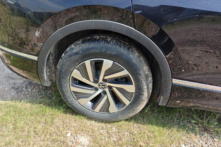 Used Volkswagen Tiguan L New Energy 2023 430 PHEV Plug-in Hybrid Prestige Edition Right Rear Wheel Hub