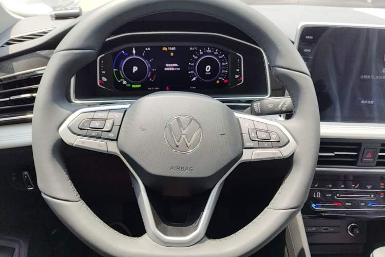 Used Volkswagen Tiguan L New Energy 2023 430 PHEV Plug-in Hybrid Prestige Edition Steering Wheel