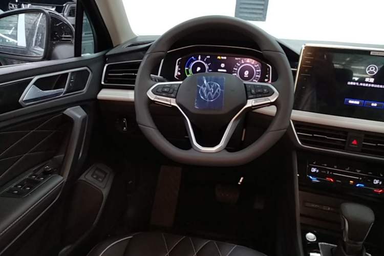 Used Volkswagen Tiguan L New Energy 2023 430 PHEV Plug-in Hybrid Prestige Edition Steering Wheel