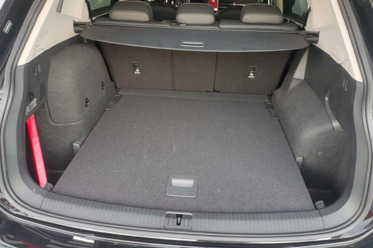 Used Volkswagen Tiguan L New Energy 2023 430 PHEV Plug-in Hybrid Prestige Edition Trunk