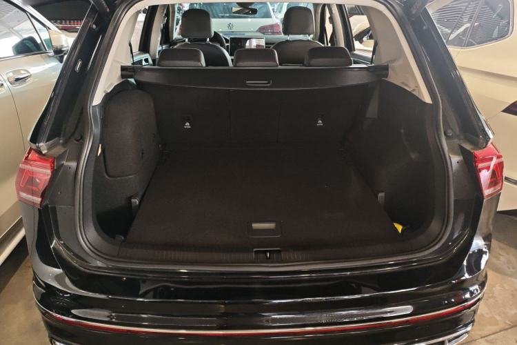 Used Volkswagen Tiguan L New Energy 2023 430 PHEV Plug-in Hybrid Prestige Edition Trunk
