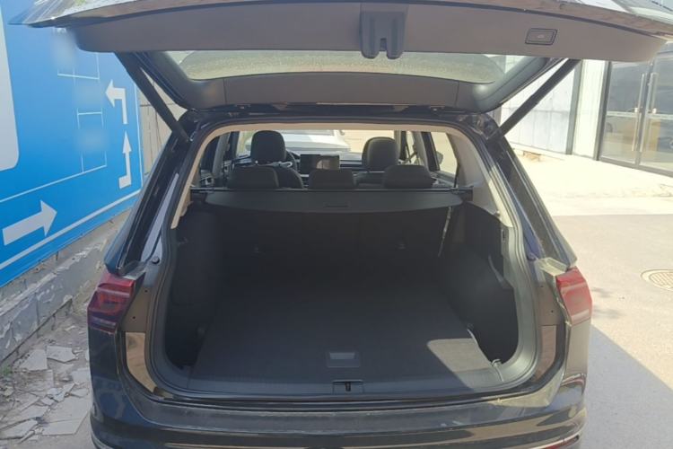 Used Volkswagen Tiguan L New Energy 2023 430 PHEV Plug-in Hybrid Prestige Edition Trunk