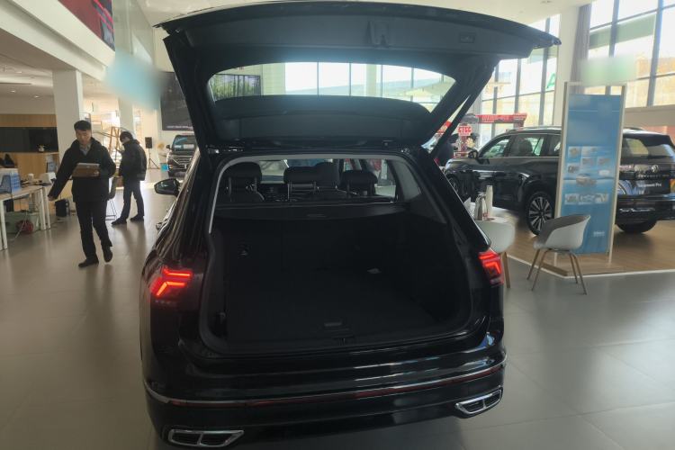 Used Volkswagen Tiguan L New Energy 2023 430 PHEV Plug-in Hybrid Prestige Edition Trunk