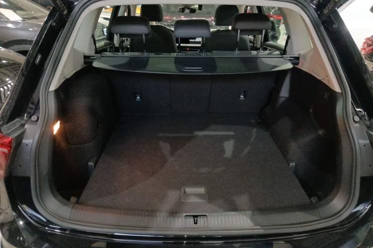 Used Volkswagen Tiguan L New Energy 2023 430 PHEV Plug-in Hybrid Prestige Edition Trunk