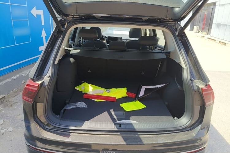 Used Volkswagen Tiguan L New Energy 2023 430 PHEV Plug-in Hybrid Prestige Edition Trunk
