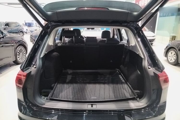 Used Volkswagen Tiguan L New Energy 2023 430 PHEV Plug-in Hybrid Prestige Edition Trunk