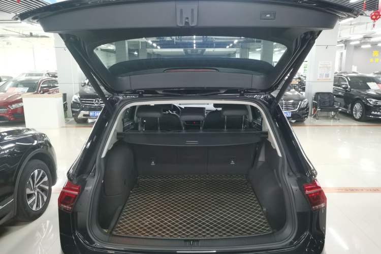 Used Volkswagen Tiguan L New Energy 2023 430 PHEV Plug-in Hybrid Flagship Edition Trunk