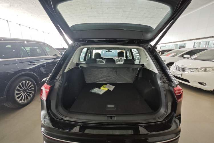 Used Volkswagen Tiguan L New Energy 2023 430 PHEV Plug-in Hybrid Prestige Edition Trunk