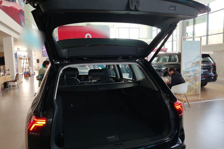 Used Volkswagen Tiguan L New Energy 2023 430 PHEV Plug-in Hybrid Prestige Edition Trunk