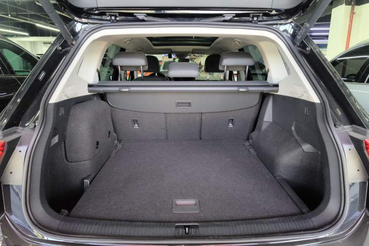 Used Volkswagen Tiguan L New Energy 2023 430 PHEV Plug-in Hybrid Prestige Edition Trunk