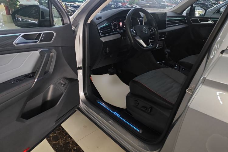 Used Volkswagen Tiguan L New Energy 2023 430 PHEV Plug-in Hybrid Flagship Edition Driver Seat