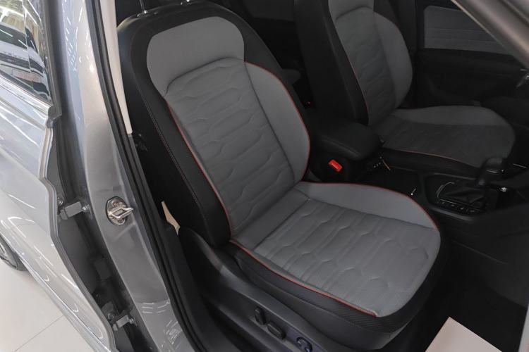 Used Volkswagen Tiguan L New Energy 2023 430 PHEV Plug-in Hybrid Flagship Edition Right Front Seat