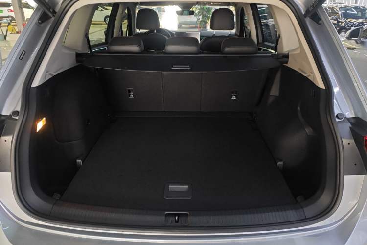 Used Volkswagen Tiguan L New Energy 2023 430 PHEV Plug-in Hybrid Flagship Edition Trunk