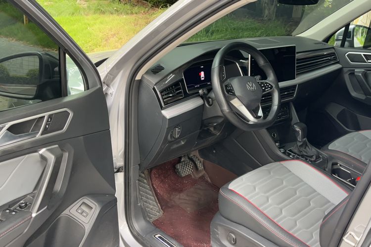 Used Volkswagen Tiguan L New Energy 2023 430 PHEV Plug-in Hybrid Flagship Edition Driver Seat