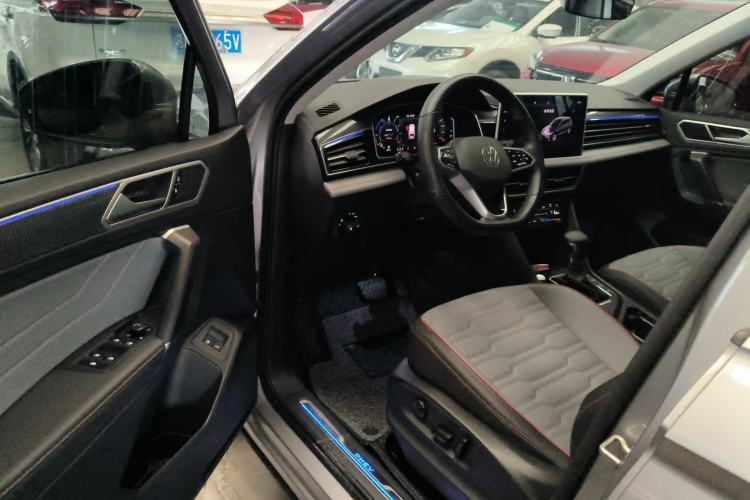 Used Volkswagen Tiguan L New Energy 2023 430 PHEV Plug-in Hybrid Flagship Edition Interior 3