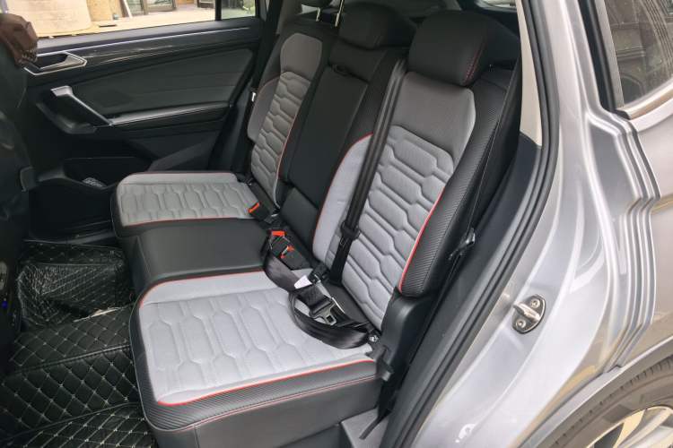 Used Volkswagen Tiguan L New Energy 2023 430 PHEV Plug-in Hybrid Flagship Edition Left Rear Seat