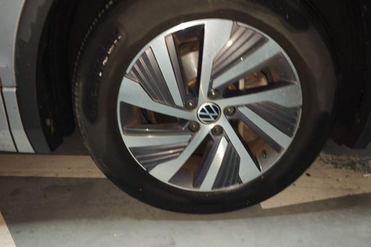 Used Volkswagen Tiguan L New Energy 2023 430 PHEV Plug-in Hybrid Prestige Edition Right Front Wheel Hub