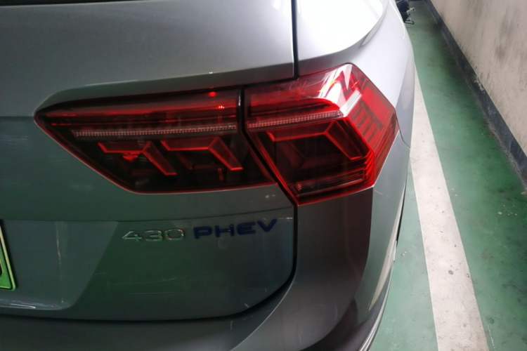 Used Volkswagen Tiguan L New Energy 2023 430 PHEV Plug-in Hybrid Flagship Edition Right Rear Taillight