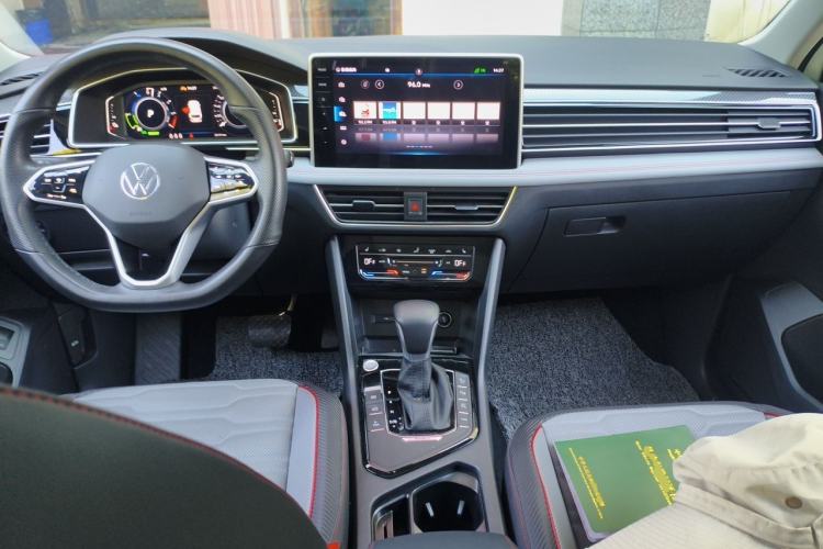Used Volkswagen Tiguan L New Energy 2023 430 PHEV Plug-in Hybrid Flagship Edition Center Console