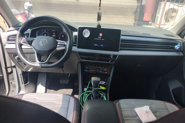 Used Volkswagen Tiguan L New Energy 2023 430 PHEV Plug-in Hybrid Flagship Edition Center Console