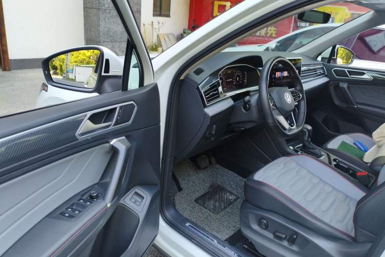 Used Volkswagen Tiguan L New Energy 2023 430 PHEV Plug-in Hybrid Flagship Edition Driver Seat