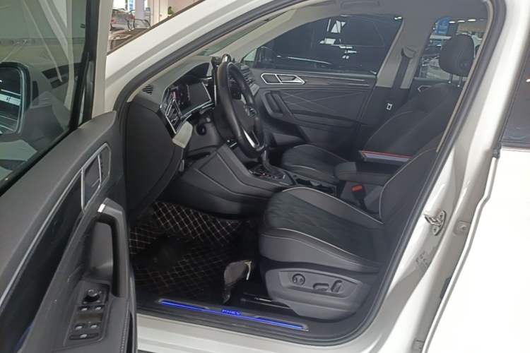 Used Volkswagen Tiguan L New Energy 2023 430 PHEV Plug-in Hybrid Prestige Edition Driver Seat