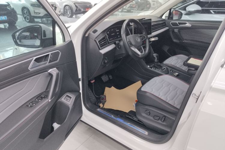 Used Volkswagen Tiguan L New Energy 2023 430 PHEV Plug-in Hybrid Flagship Edition Driver Seat