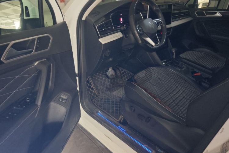 Used Volkswagen Tiguan L New Energy 2023 430 PHEV Plug-in Hybrid Prestige Edition Driver Seat