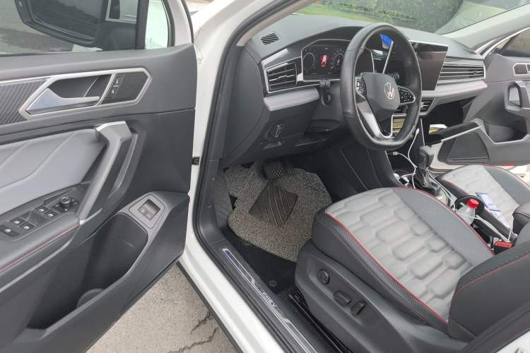 Used Volkswagen Tiguan L New Energy 2023 430 PHEV Plug-in Hybrid Flagship Edition Driver Seat