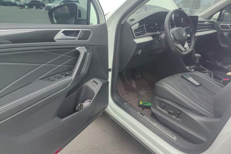 Used Volkswagen Tiguan L New Energy 2023 430 PHEV Plug-in Hybrid Prestige Edition Driver Seat