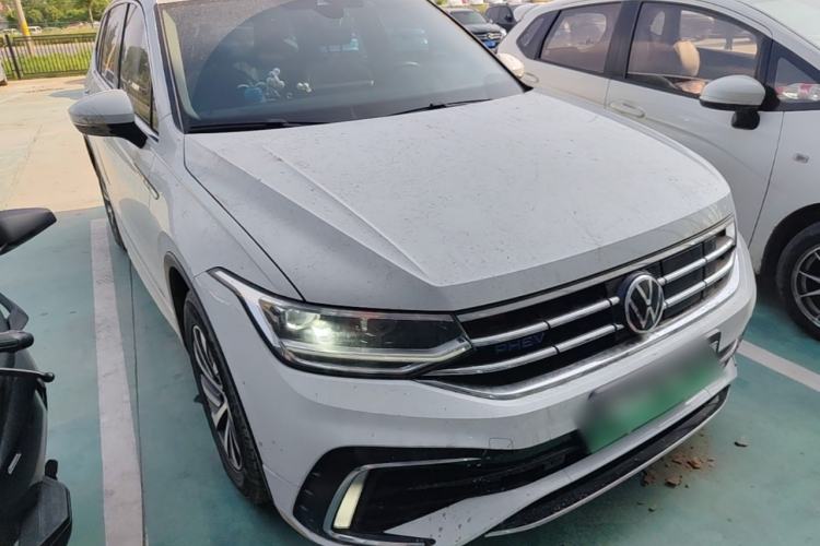 Used Volkswagen Tiguan L New Energy 2023 430 PHEV Plug-in Hybrid Prestige Edition Front Right 45 Deg