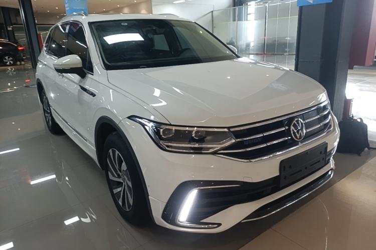 Used Volkswagen Tiguan L New Energy 2023 430 PHEV Plug-in Hybrid Prestige Edition Front Right 45 Deg