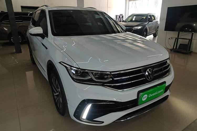 Used Volkswagen Tiguan L New Energy 2023 430 PHEV Plug-in Hybrid Flagship Edition Front Right 45 Deg
