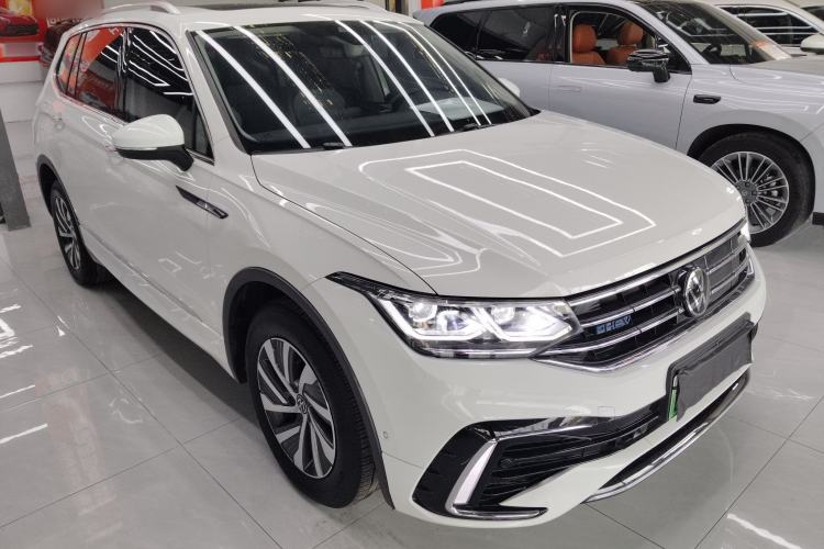 Used Volkswagen Tiguan L New Energy 2023 430 PHEV Plug-in Hybrid Flagship Edition Front Right 45 Deg