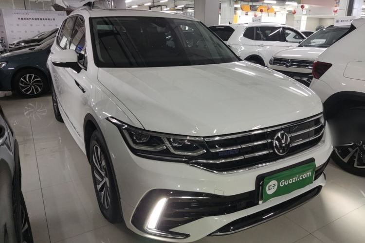 Used Volkswagen Tiguan L New Energy 2023 430 PHEV Plug-in Hybrid Flagship Edition Front Right 45 Deg