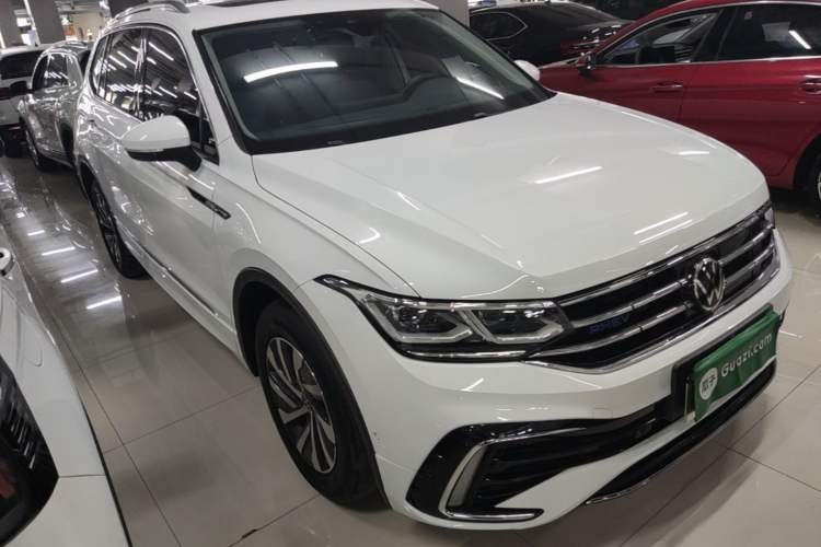 Used Volkswagen Tiguan L New Energy 2023 430 PHEV Plug-in Hybrid Flagship Edition Front Right 45 Deg