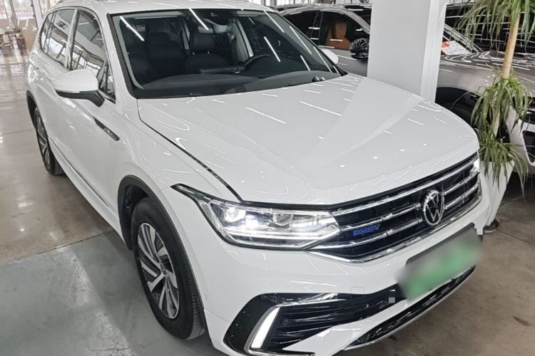 Used Volkswagen Tiguan L New Energy 2023 430 PHEV Plug-in Hybrid Prestige Edition Front Right 45 Deg