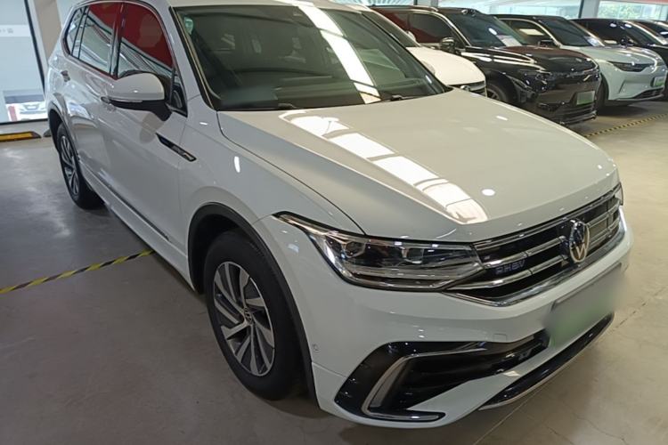 Used Volkswagen Tiguan L New Energy 2023 430 PHEV Plug-in Hybrid Prestige Edition Front Right 45 Deg