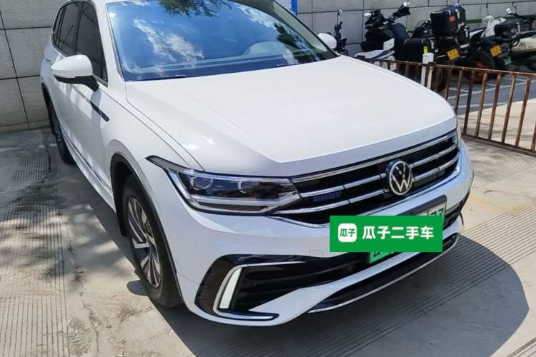 Used Volkswagen Tiguan L New Energy 2023 430 PHEV Plug-in Hybrid Prestige Edition Front Right 45 Deg