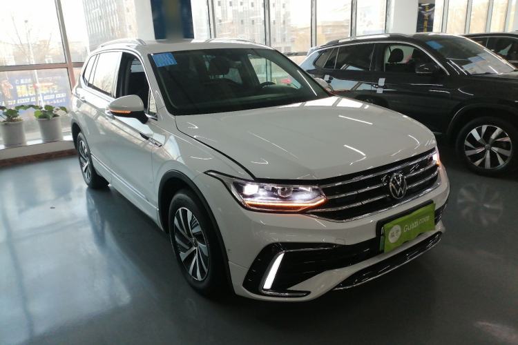 Used Volkswagen Tiguan L New Energy 2023 430 PHEV Plug-in Hybrid Prestige Edition Front Right 45 Deg