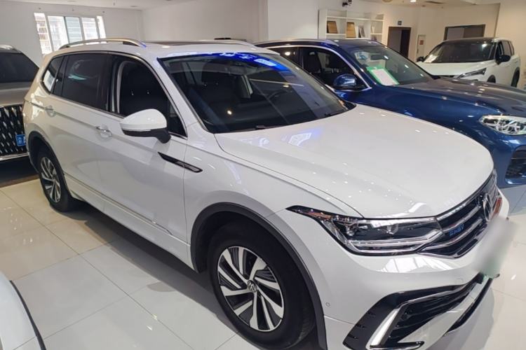 Used Volkswagen Tiguan L New Energy 2023 430 PHEV Plug-in Hybrid Prestige Edition Front Right 45 Deg
