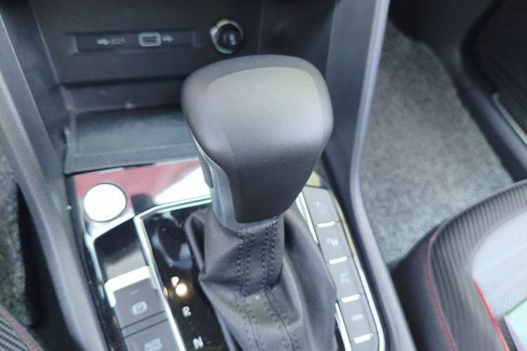 Used Volkswagen Tiguan L New Energy 2023 430 PHEV Plug-in Hybrid Flagship Edition Gear Lever