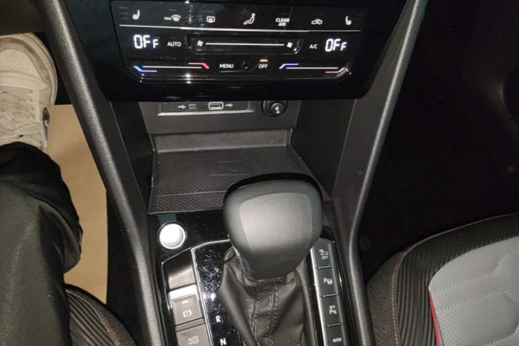 Used Volkswagen Tiguan L New Energy 2023 430 PHEV Plug-in Hybrid Flagship Edition Gear Lever