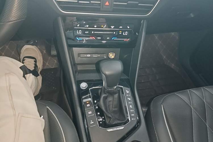 Used Volkswagen Tiguan L New Energy 2023 430 PHEV Plug-in Hybrid Prestige Edition Gear Lever