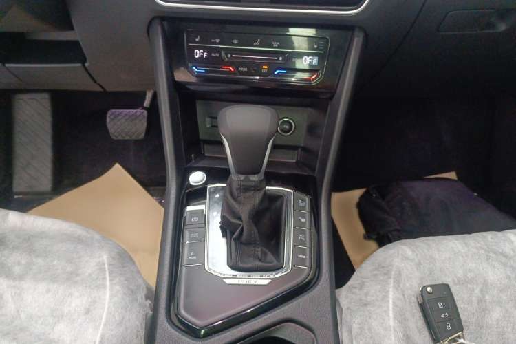 Used Volkswagen Tiguan L New Energy 2023 430 PHEV Plug-in Hybrid Prestige Edition Gear Lever